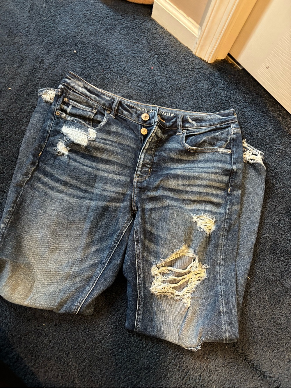 American Eagle tomgirl jeans